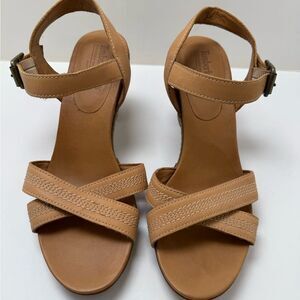 Timberland Womens Sz 8.5 Sandals Heels Tan Leather Ankle Strap Open Toe